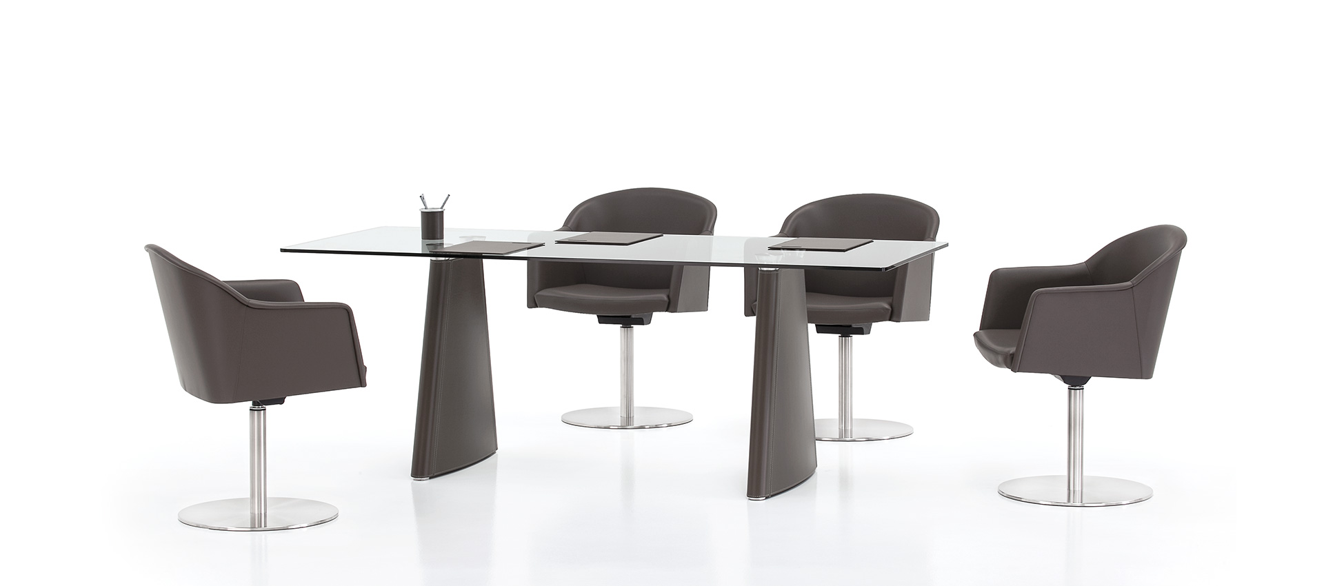 Стол для переговоров Pyramid