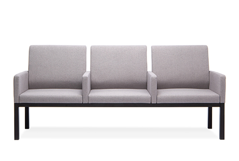 Диван трехместный Norman с подлокотниками между сиденьями