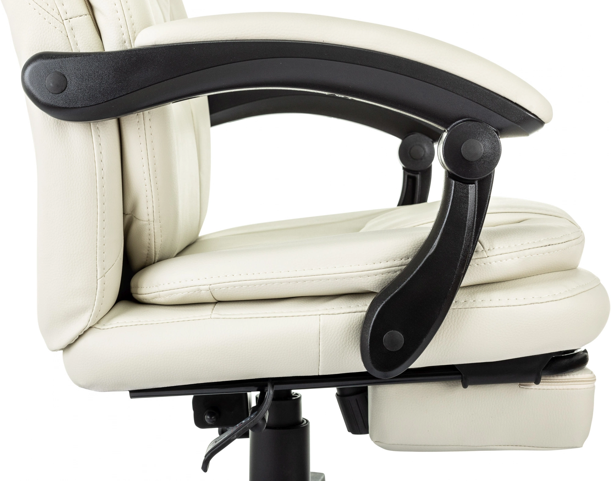 Кресло руководителя Бюрократ CH-868N-BF