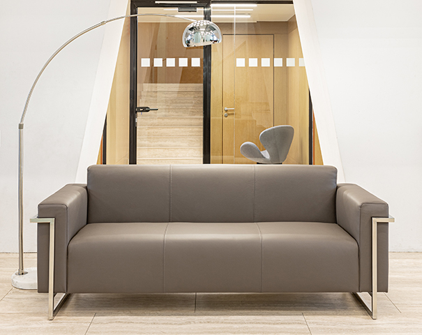 Диван трехместный Detroit