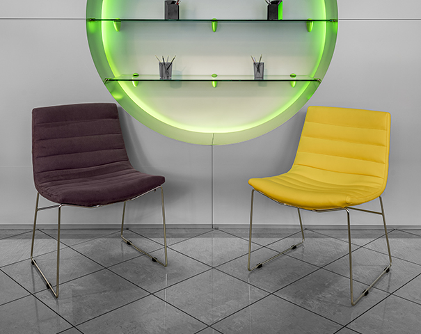 Кресло Sydney с низкой спинкой без подлокотников на хромированной опоре